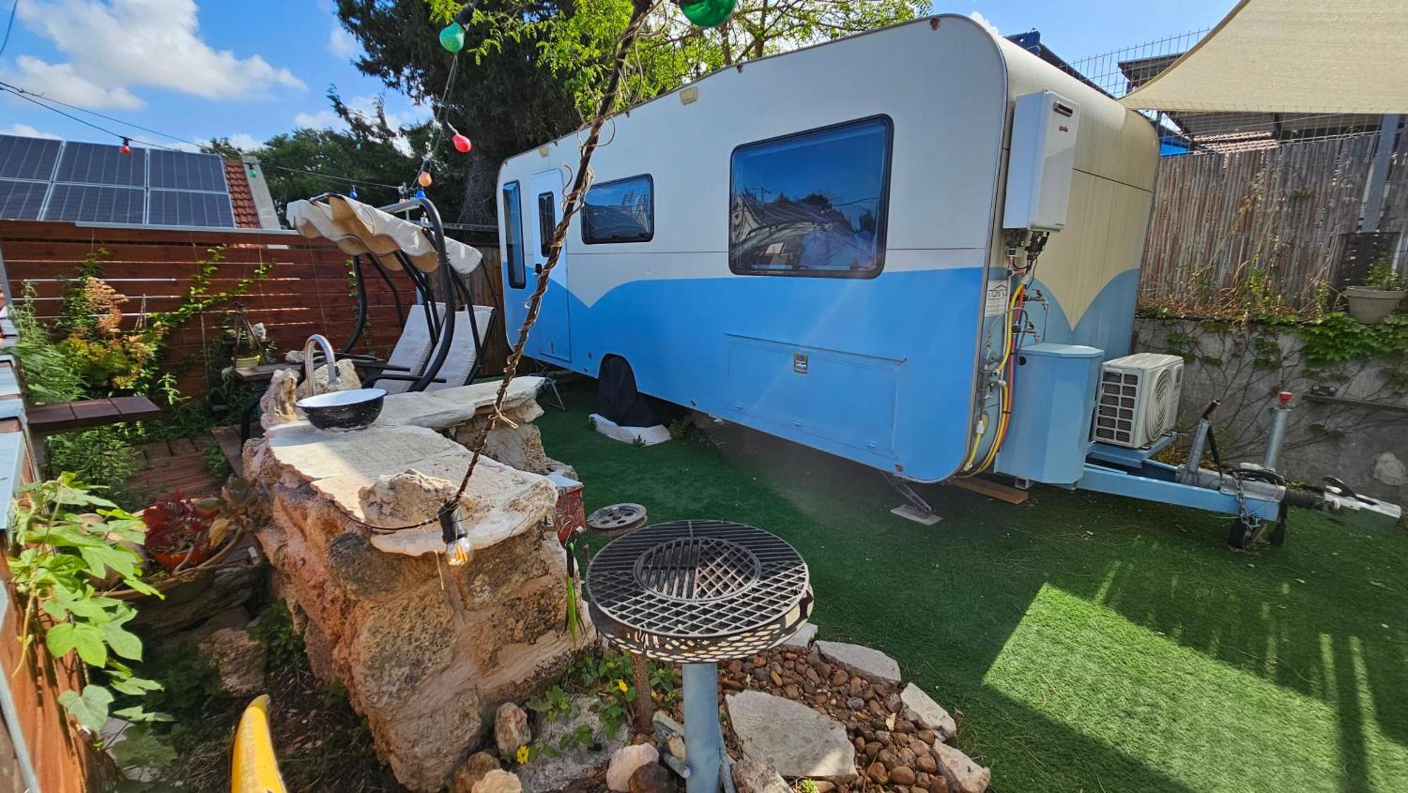 Cozy Seaview Glamping Caravan Hébergement de vacances *